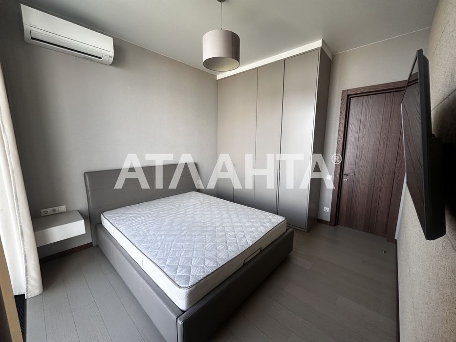 2-комнатная с ремонтом и мебелью . ЖК Француский . Вид на море .