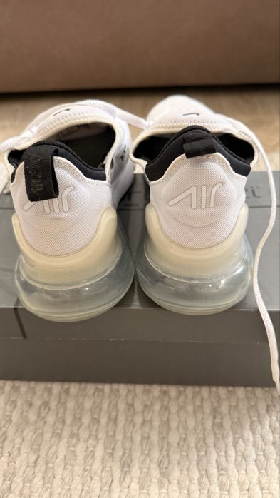 Кросівки жіночі Nike Wmns Air Max 270 white/white/black