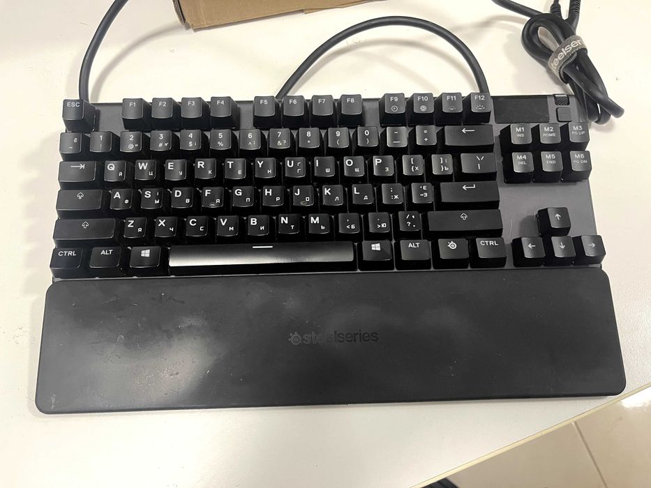 Teclado steelseries Apex 3 tkl us rgb