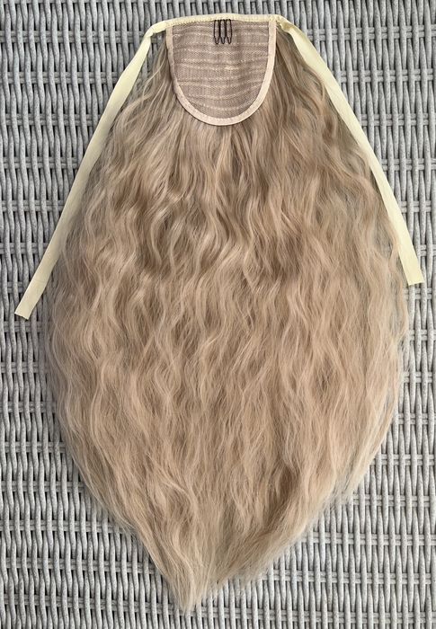 Premium Ultra włosy doczepiane, jasny miodowy blond, kucyk, fale 64.