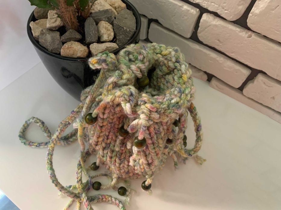 Handmade jasnozielony mały plecak plecaczek robiony na drutach NOWY