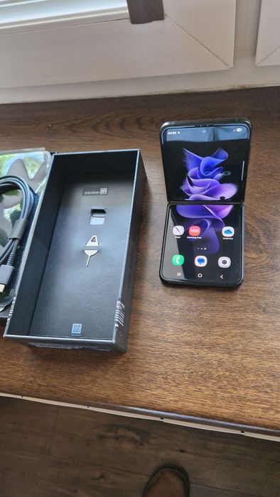 Smartfon Samsung Galaxy z Flip3 5G