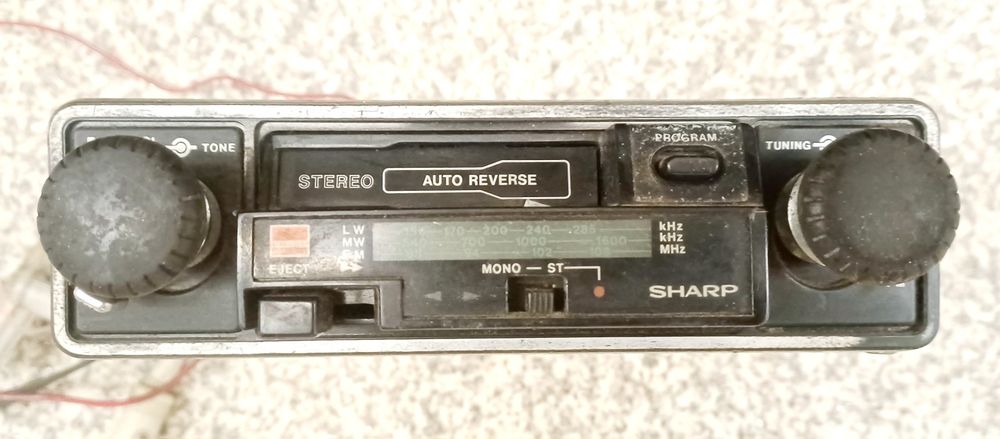 Auto Rádio Cassete SHARP- Clássico