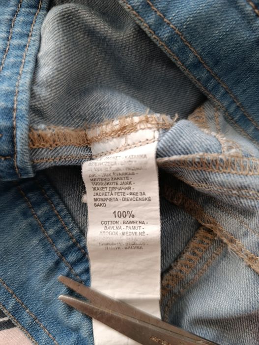 Ładna kurtka jeansowa dziewczęca marki Reserved rozmiar 122
