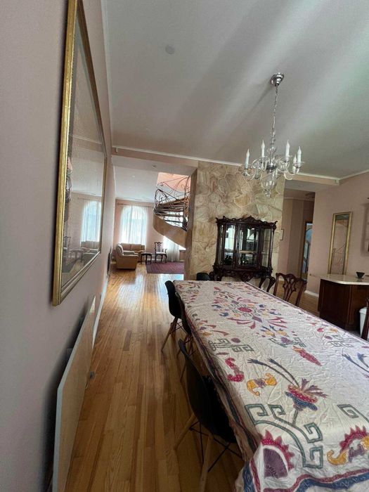 Здам 5 ком.кв-ру, 180 кв.м., Центр, вул.Шота Руставелі 4 (48000 грн) :