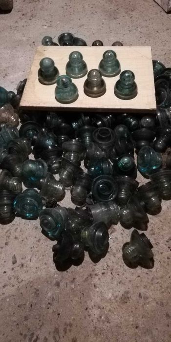 Izolator szklany biały / zielony