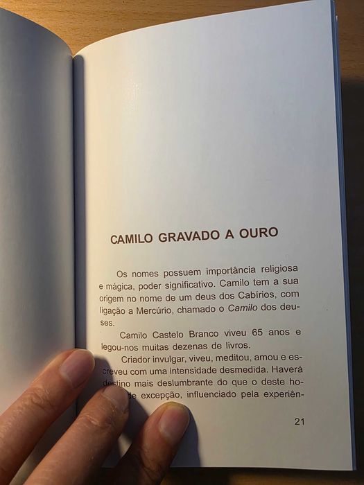 Livro "Três Rios Abraçam o Coração" de Manuela Morais