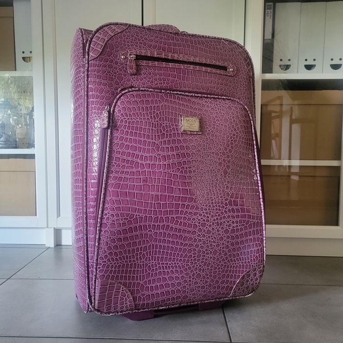 Walizka duża eco skóra lakierowana
