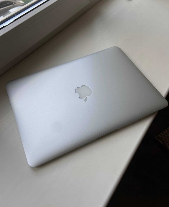 MacBook Air 13 128 у дуже хорошому стані