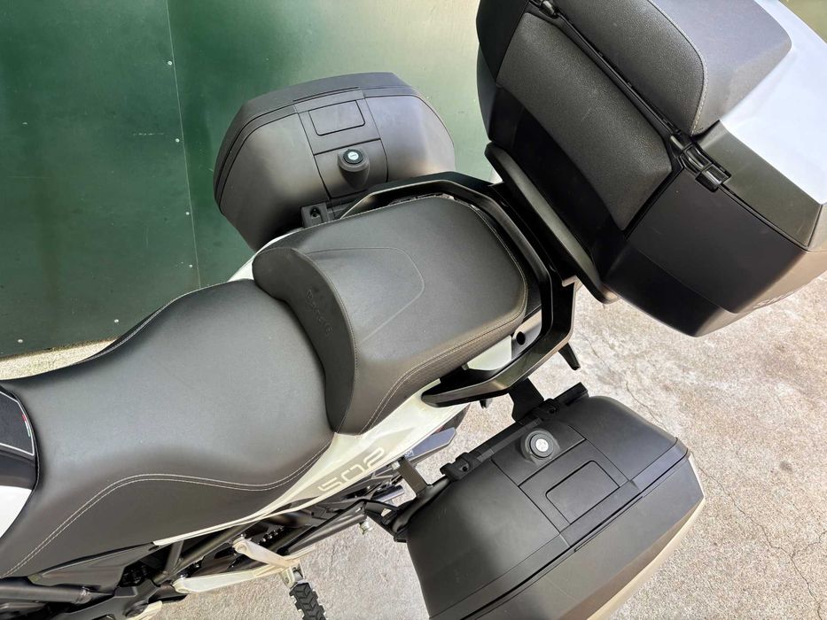 Benelli TRK 502 com kit malas