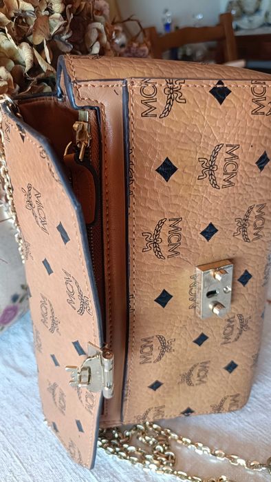 Mala MCM Boston leather crossbody bag
