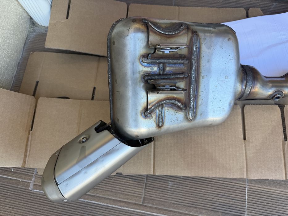 Escape original yamaha tracer 7 gt 2025