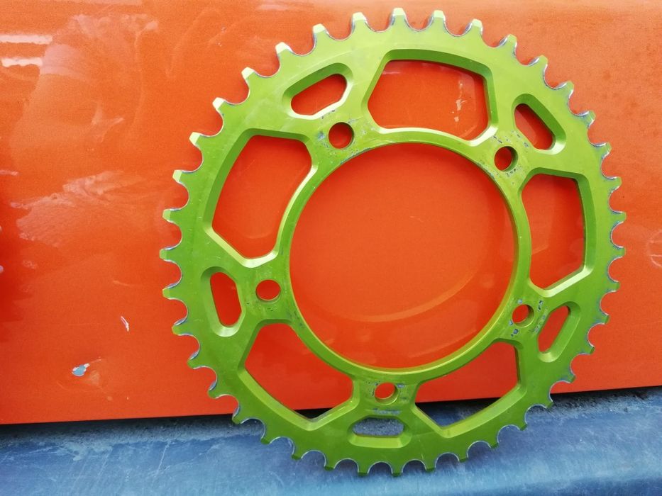 Нов, звезды Кавасаки, Дукати, Априлия.