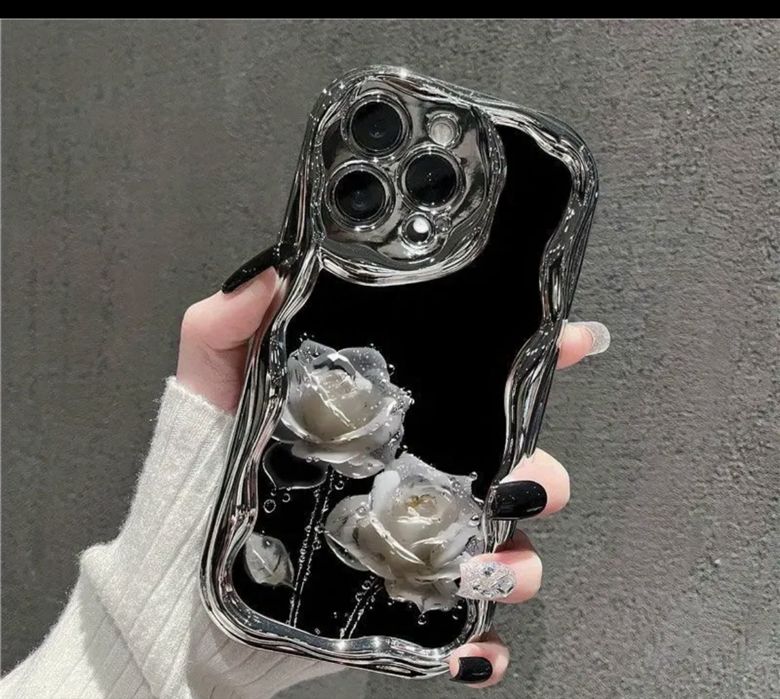 Продам новые чехлы на iPhone 13