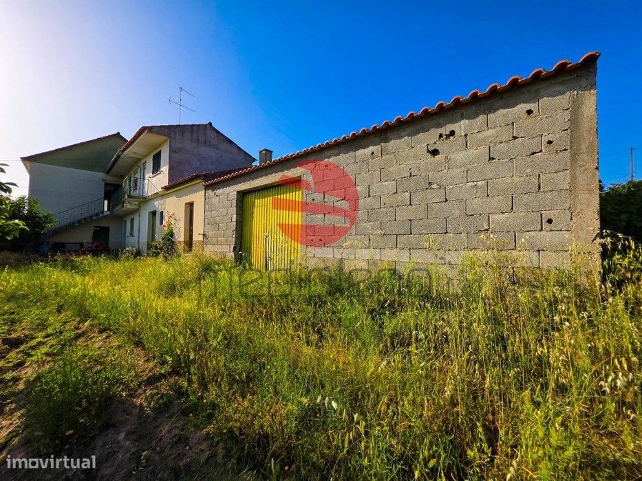 Moradia T4 C/ Garagem E Terreno