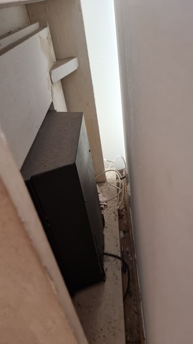 Lareira eléctrica com moldura em pedra (mármore)