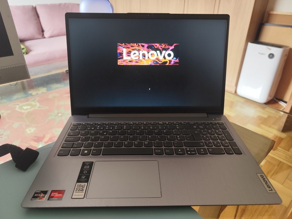 Computador portátil Lenovo Ideapad 3 15ALC6