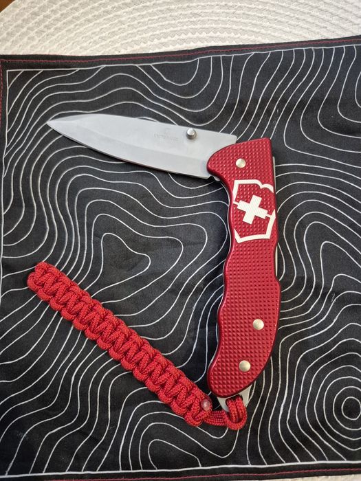 Victorinox Evoke Red