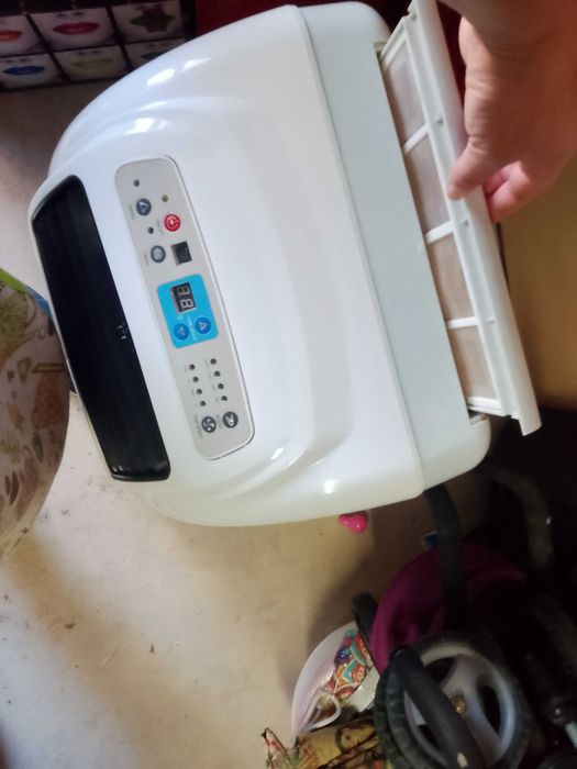 Ar condicionado portátil em ótimo Estado e a funcionar perfeitamente