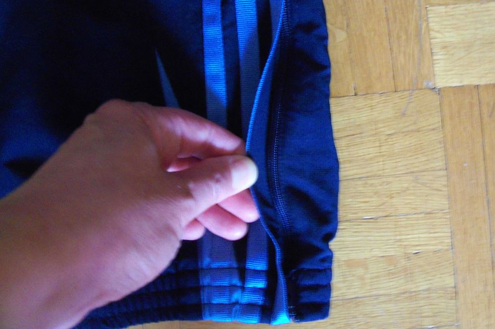 ADIDAS granatowe spodnie dresowe na podszewce chłopięce rozm.146-152