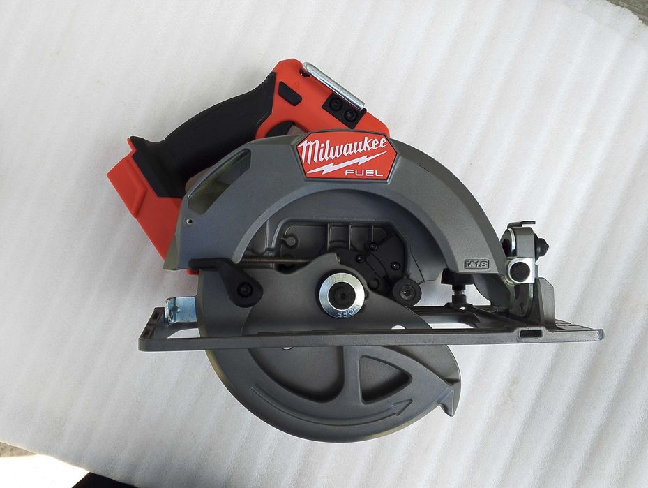 Milwaukee 2834 FUEL, акмуляторна дискова пила
