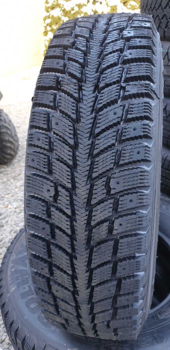 235/75R15 NHK Colway c Trax nk2