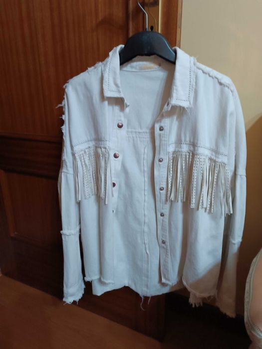 Blusão ou  casaco branco  M/L