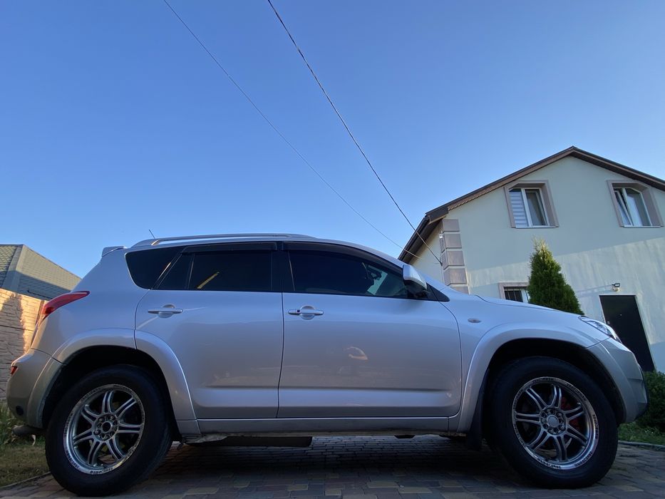 Продам Toyota Rav4