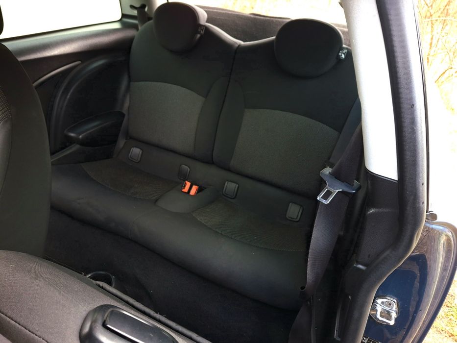 Mini Cooper S-doinwestowane auto.