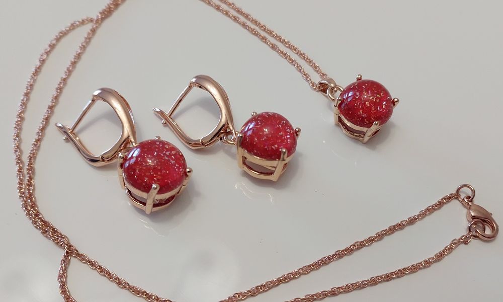 Zestaw pozłacanej biżuterii