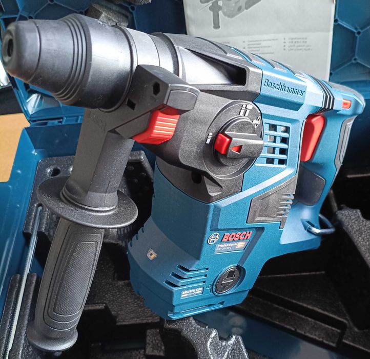 Młotowiertarka Bosch GBH 18V-28 C w zestawie z walizką L-Boxx 238 .