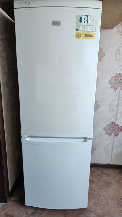 Продам холодильник Zanussi