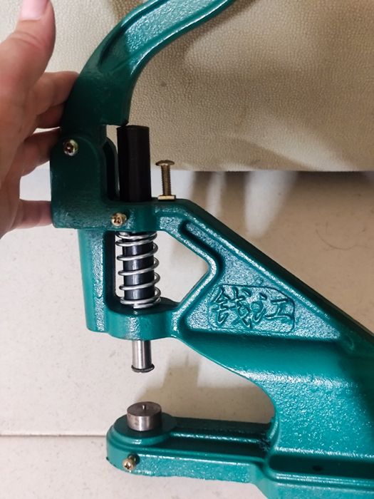 Máquina para  ilhós