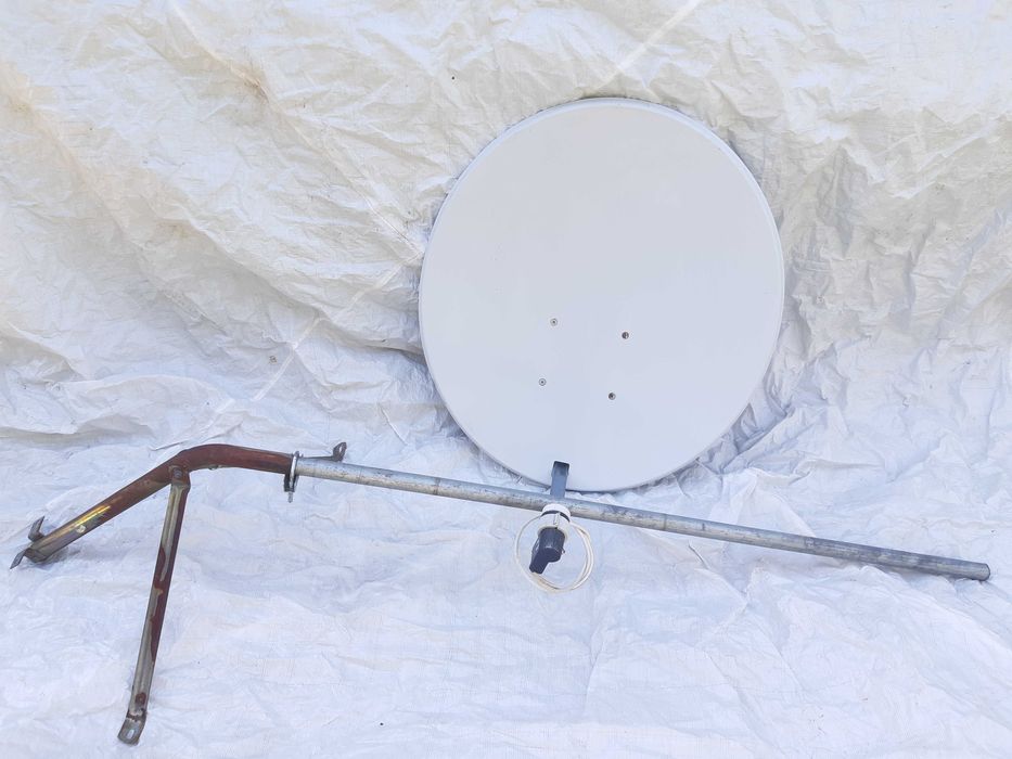 Antena satelitarna Talerz 80x75cm Biała Konwerter Długi uchwyt 2m