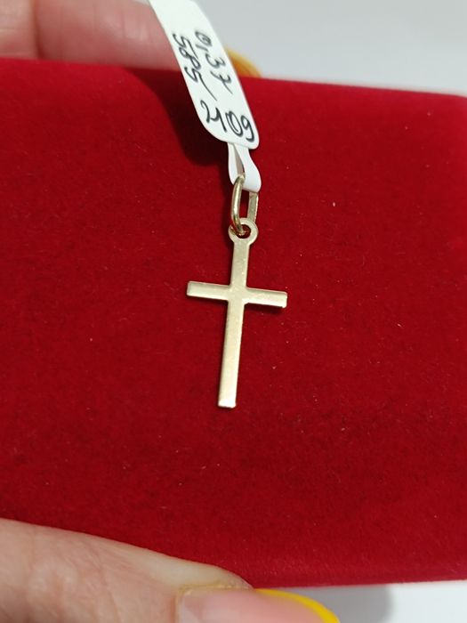 Złoty wisiorek krzyżyk, złoto próby 585