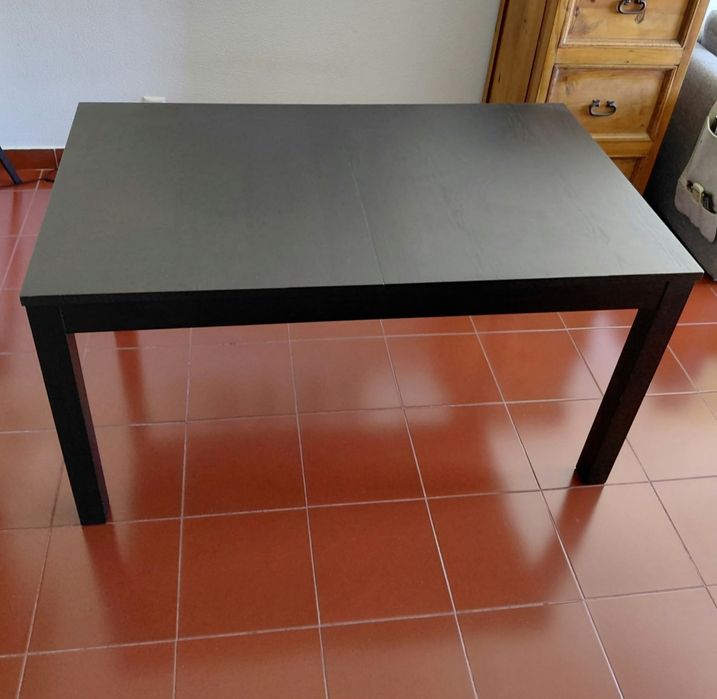 Mesa de refeição + cadeiras