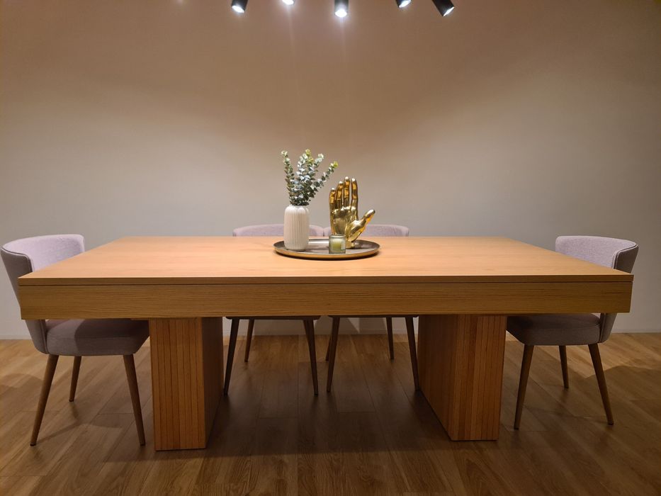 Conjunto mesa de jantar carvalho extensível + 8 cadeiras