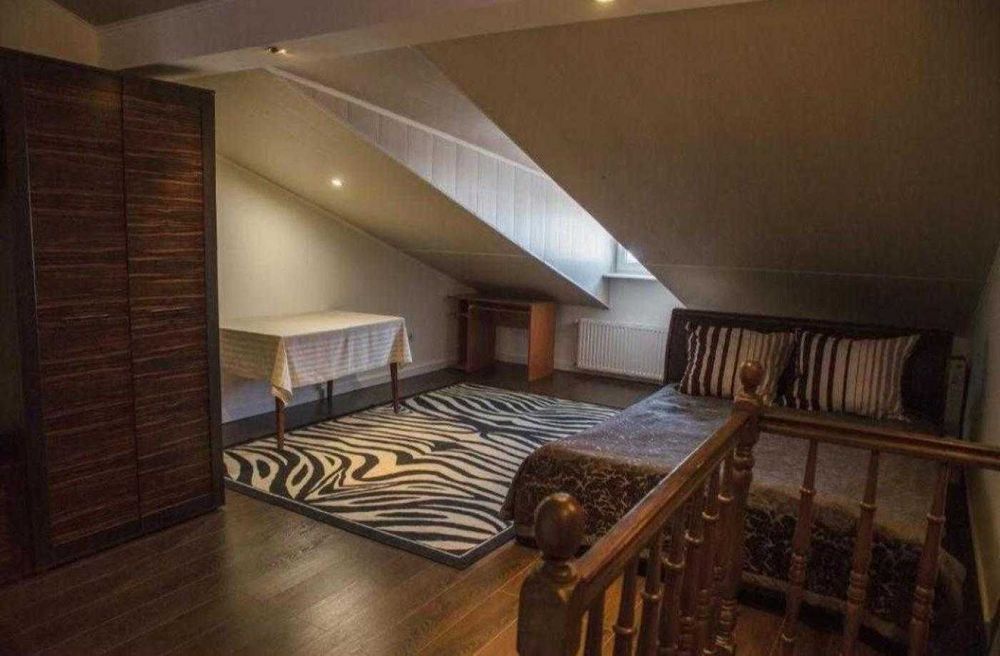 Продається чотирикімнатна квартира по вулиці Скісна Франківський р-н