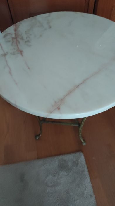 Mesa de apoio em bronze