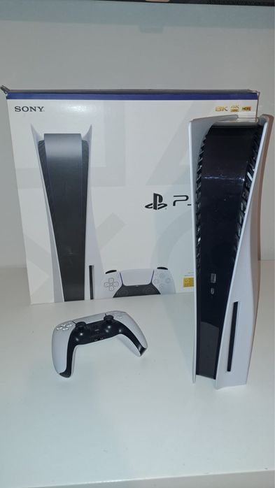 Konsola PlayStation 5 z Napędem