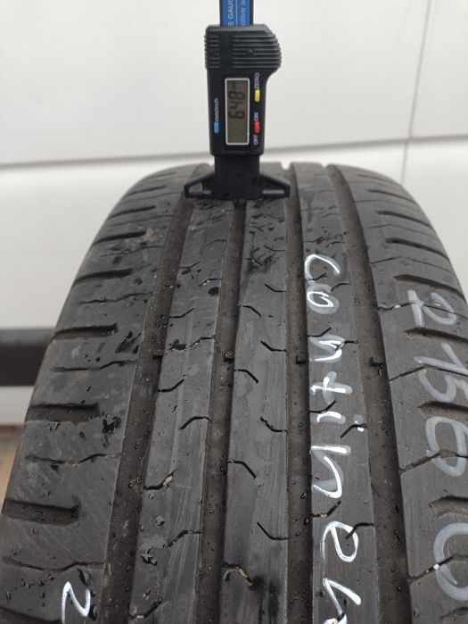 Continental 215/60 R17 шини літні комплект