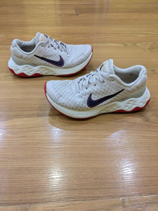 Кросівки жіночі Nike Renew Ride 3  (38-39 р)