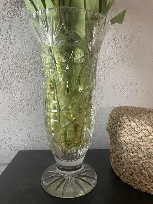 Elegancki wazon kryształowy – bogato szlifowany, klasyczny styl PRL