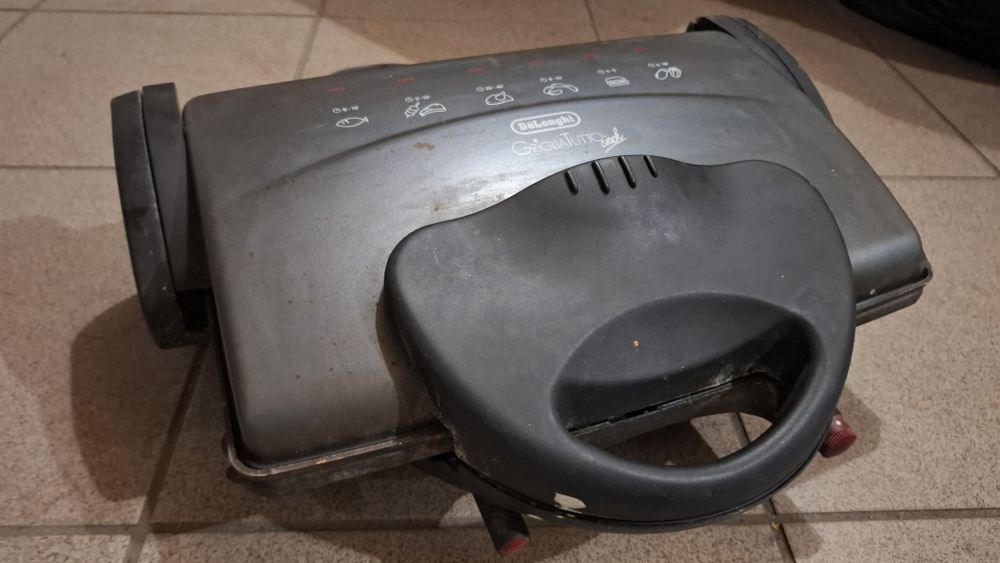 Grill elektryczny DeLonghi 1800W