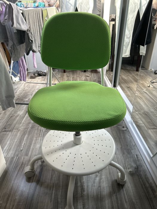 Vimund Ikea - krzeslo obrotowe dla dzieci