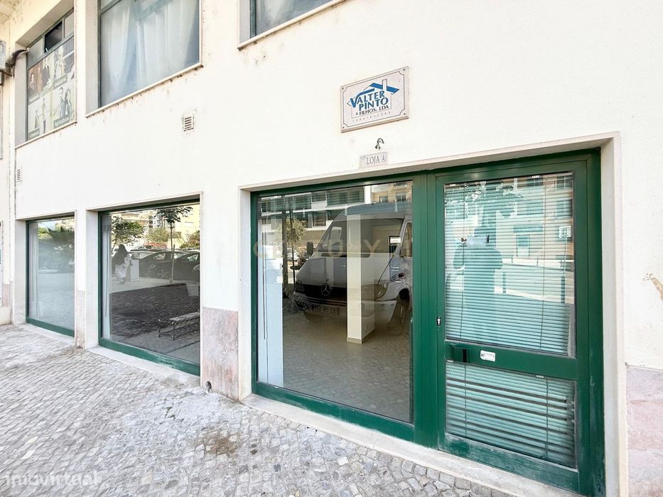 Escritório em Faro com 125m2 | Grande Montra Fácil Acesso