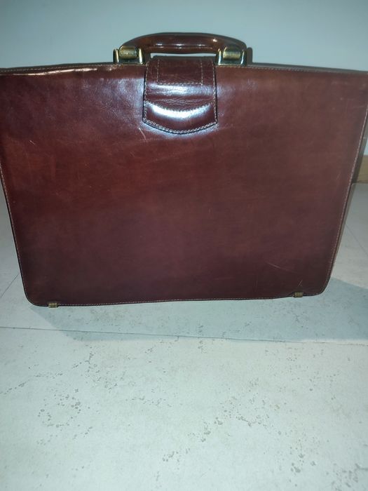 Mala em pele genuína