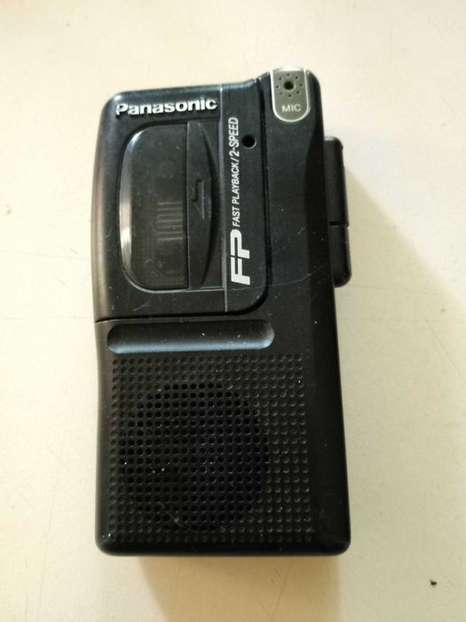 Вінтажний мікрокасетний диктофон Panasonic + 6 касет