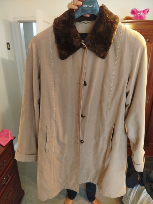 Parka/ Sobretudo de senhora com gola amovível  da marca Leuka Donna