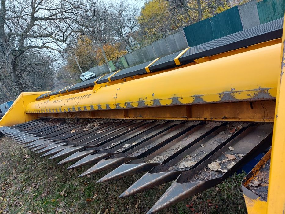 Жатка соняшникова Жниварка John Greaves ЖС-7.5 2017.
Стояла на class l